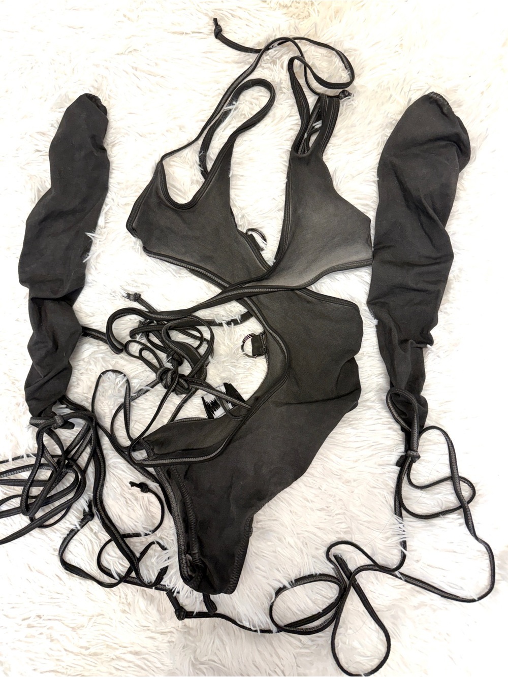 DARKER WAVS COMPRESSION CUT OUT BODYSUIT & GLOVES *1
SET